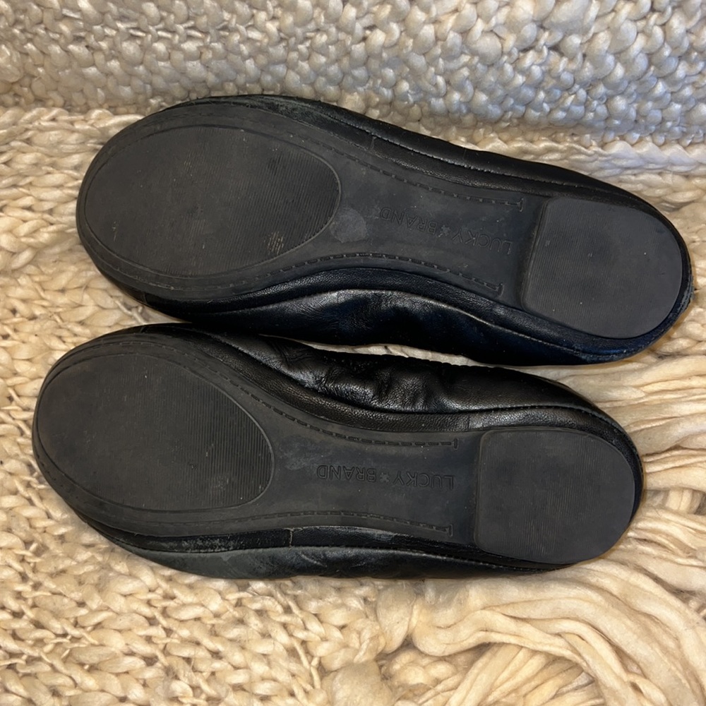 5/$50 Black leather Lucky brand🍀 Emmie flats sz6 - Picture 3 of 7